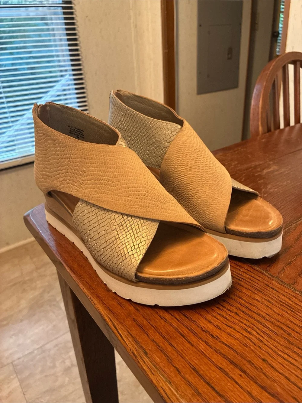 Diba True Gang Way Wedge Sandals Women’s 7M Criss Cross Strap Heel Zip